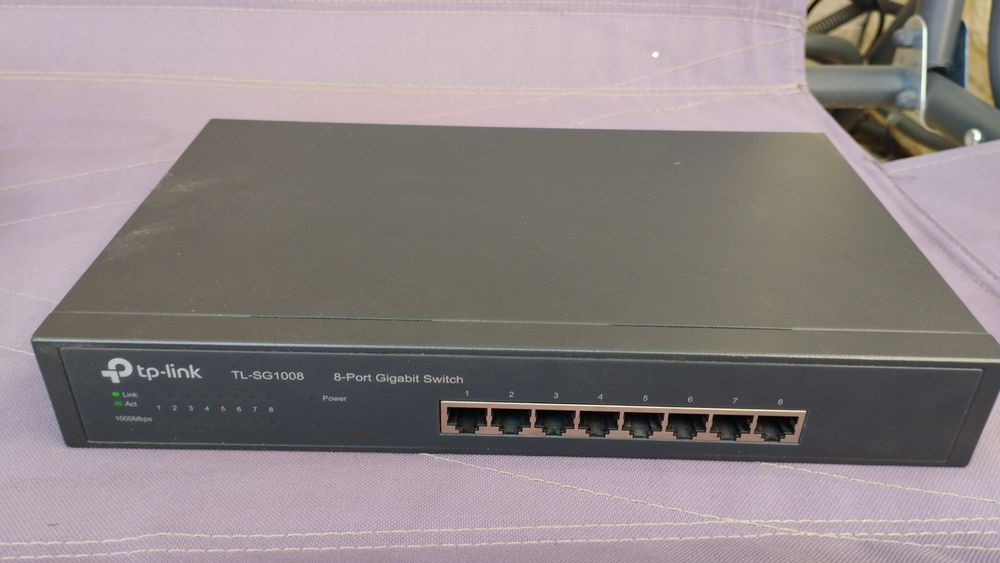 Switch TP Link 8 porturi