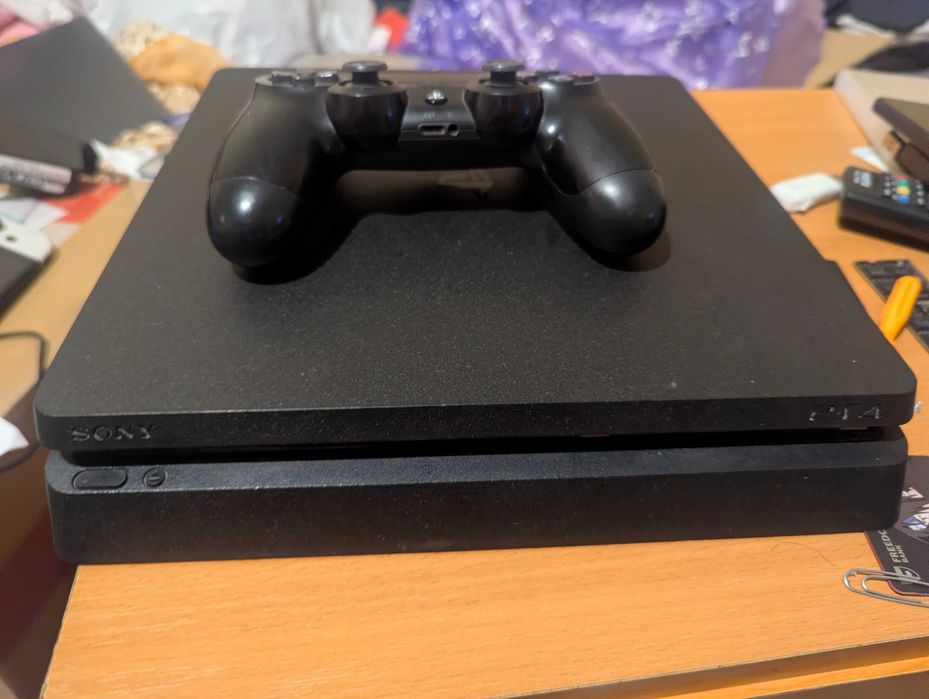Playstation 4 slim