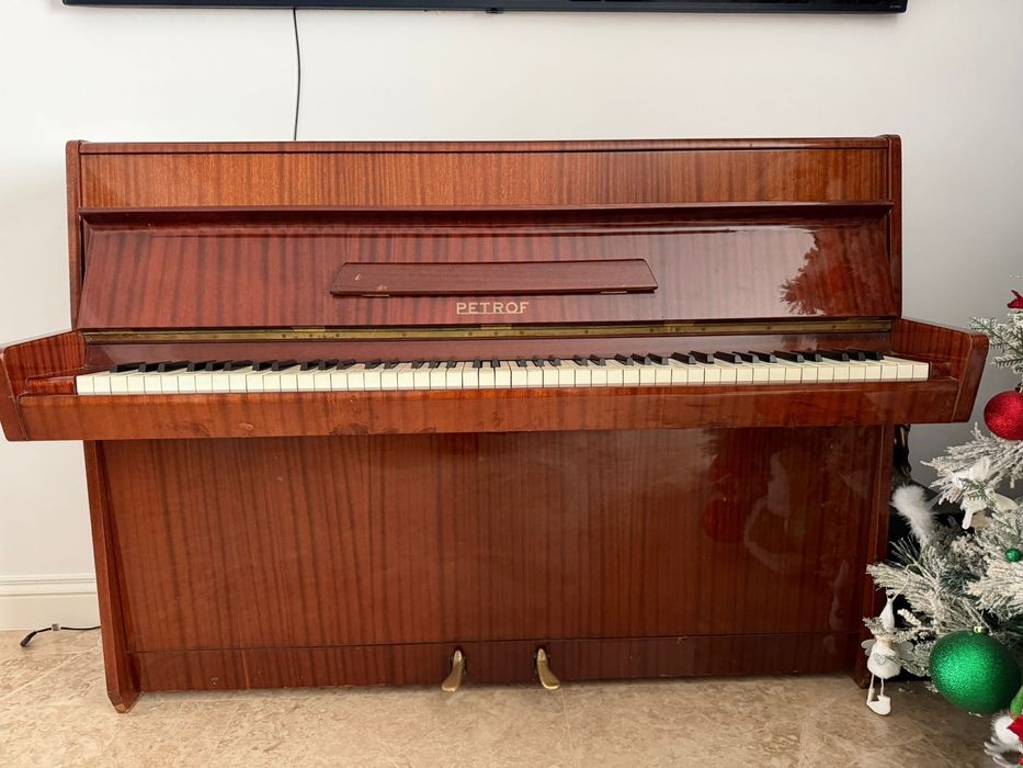 Pianina Verticala Petrof