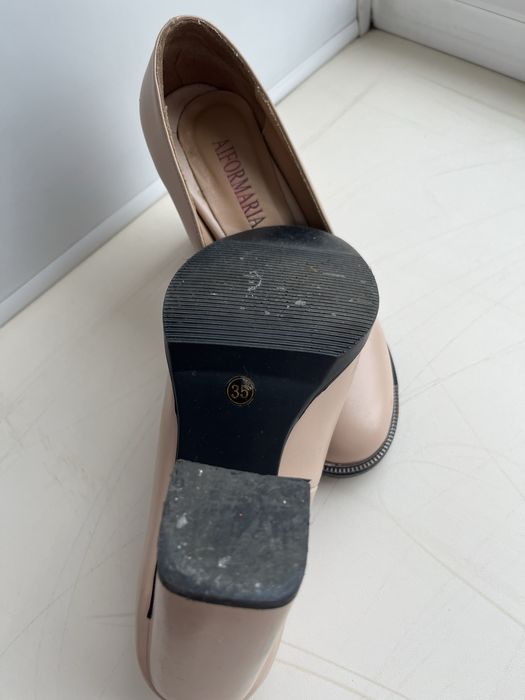 Продам туфли бежевого цвета