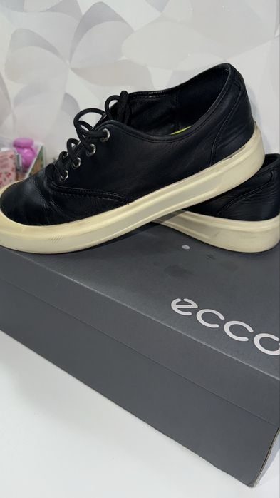 Продам кеды кожа Ecco