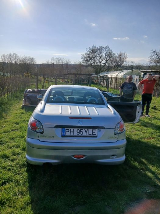 Vând masină Peugeot 206