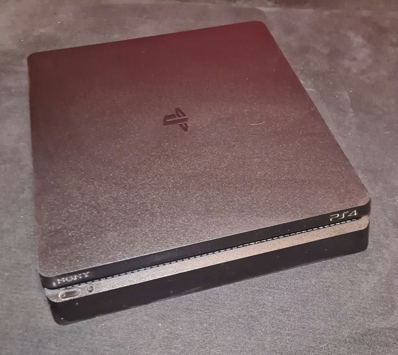 Ps4 slim versiunea de 500gb