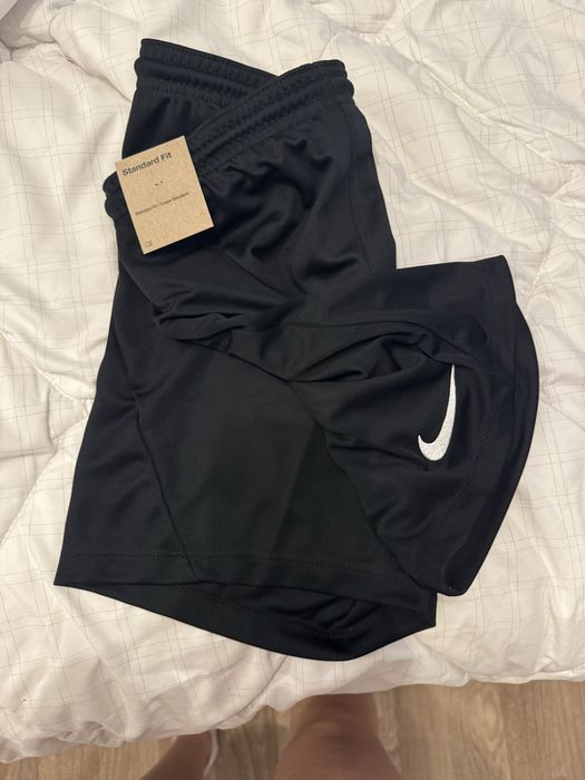 Нови къси панталонки - клин Nike