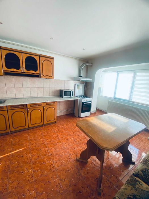 APARTAMENT - 2 camere - CHIRIE - Onesti (250€)