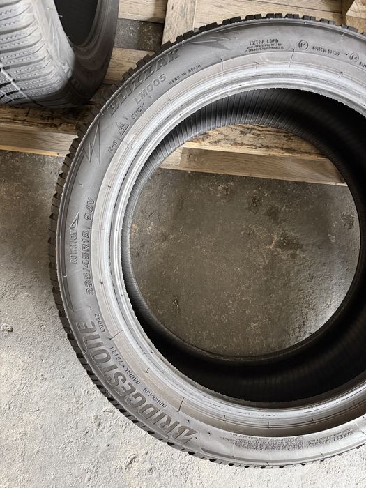 4 anvelope iarna 235/45/18 , Bridgestone , DOT 2022 !
