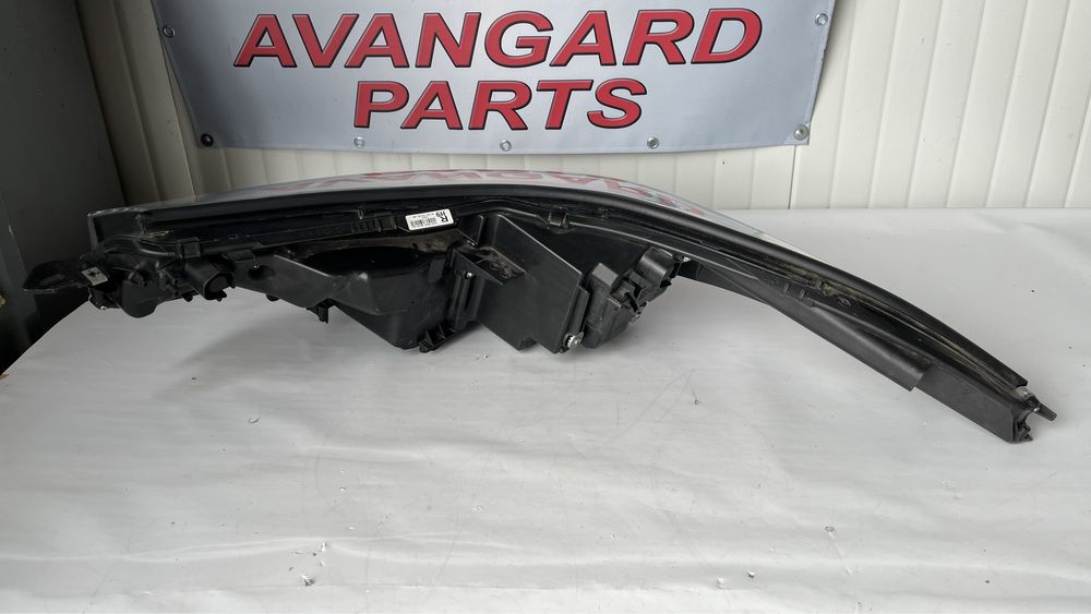 3 броя десен и ляв фар Toyota CHR 2016-