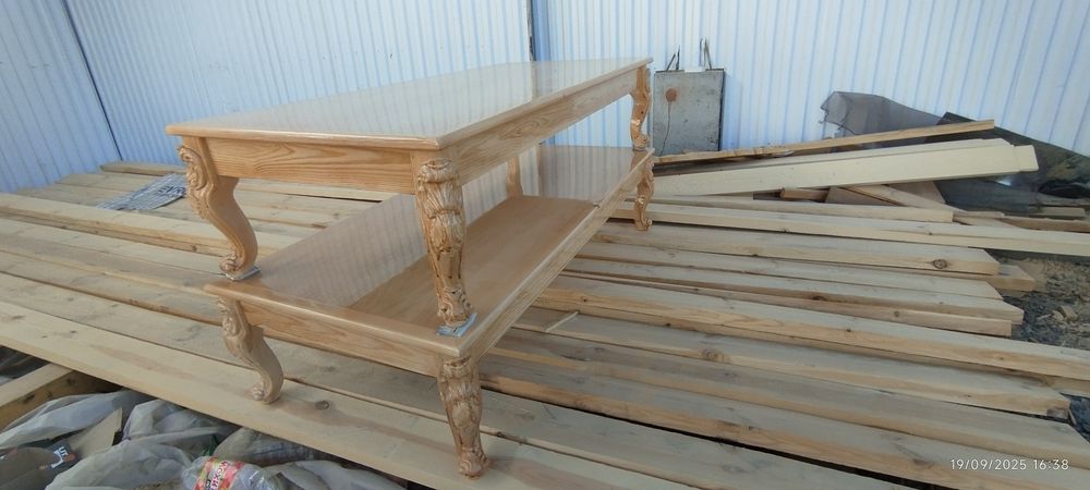 Transformer xontaxta yasayman turli xil razmerda tut yongʻoq daraxtdan