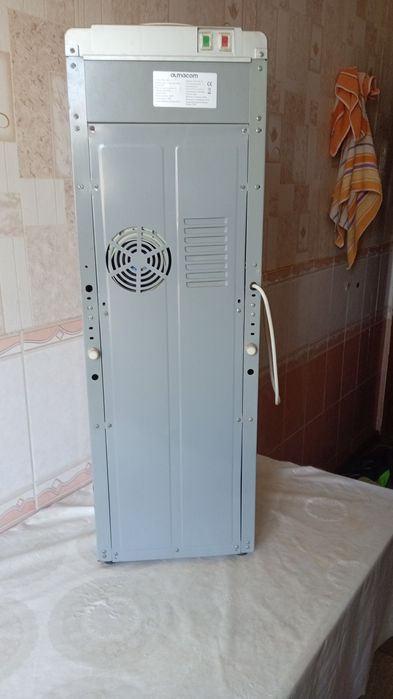 Диспенсер бывшии в употреблении