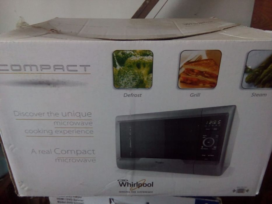 Cuptor cu microunde independent Whirlpool: culoare alb - MWD