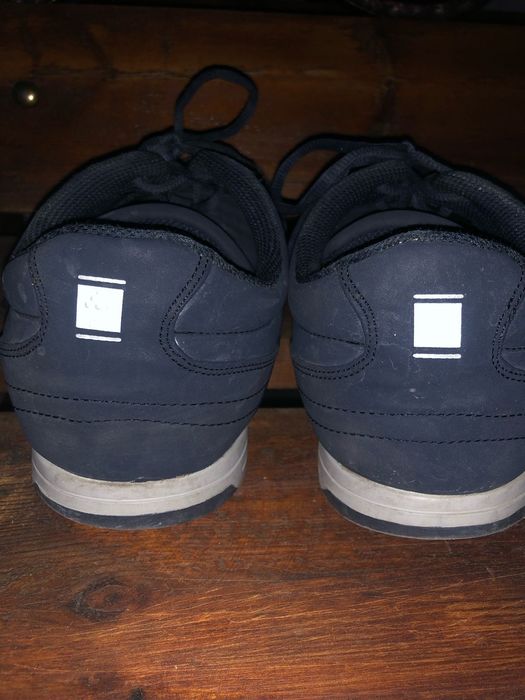 Продам кроссовки kajila