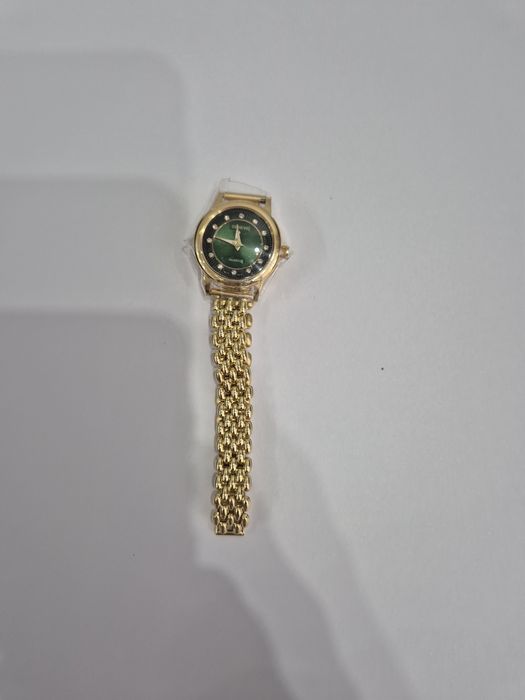 Продам золотой часы 750 пробы