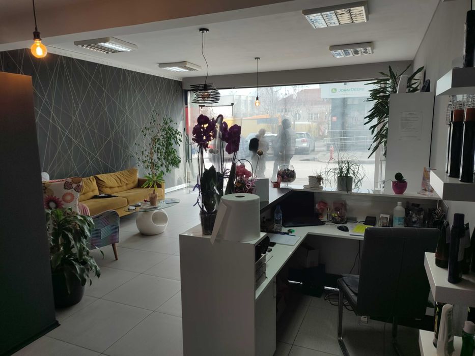 Продава се Офис в Търговище, Център - 74 кв.м за 2137 €/кв.м - Снимка #2