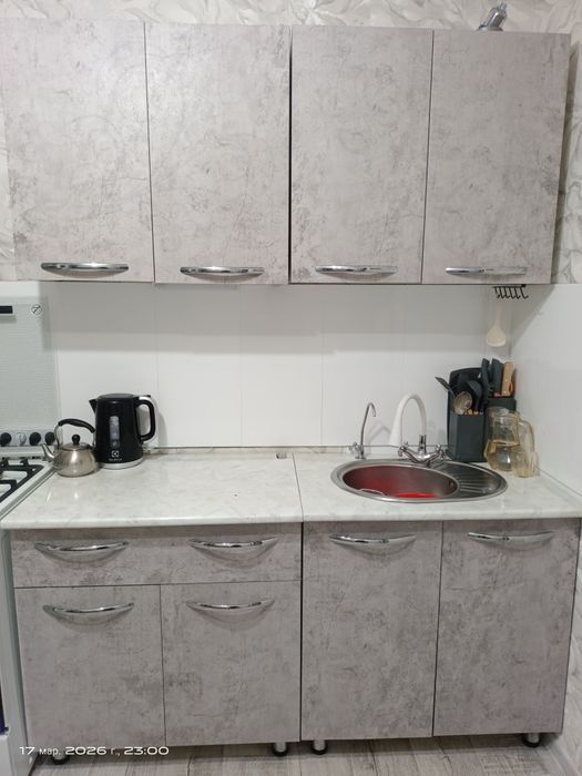 Продам кухонный гарнитур 2м