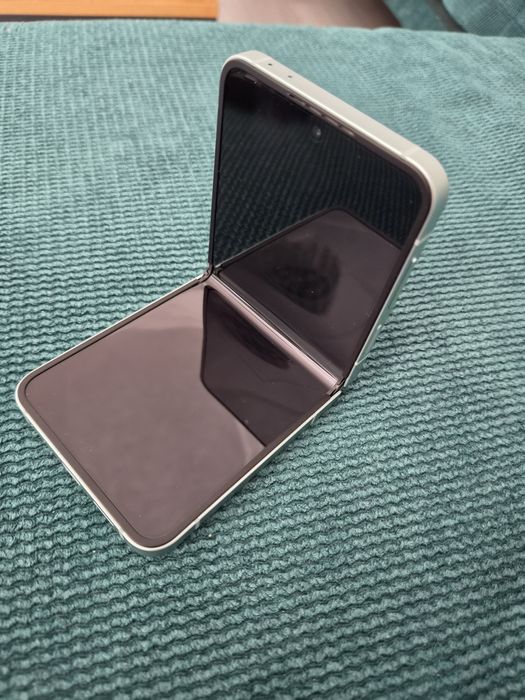 Samsung Z Flip 6