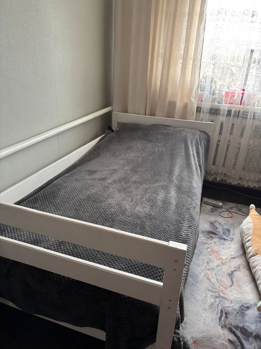 Продам кровать подростковую