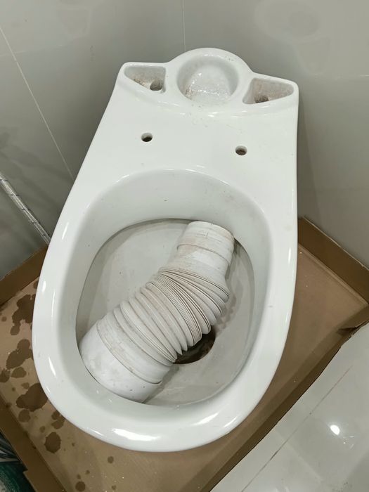 Унитаз б/у с гофрой