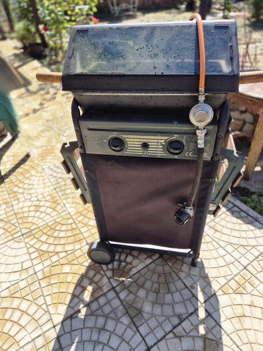 Газово барбекю с лава камъни