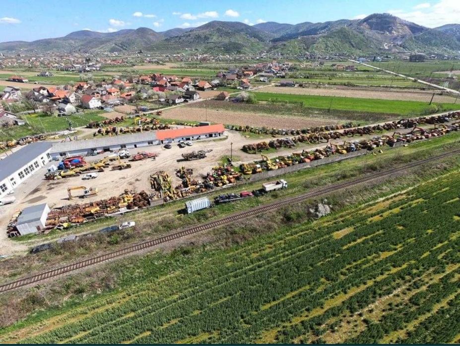 Dezmembrez excavator pe senile Liebherr R 906 Litronic , 2012