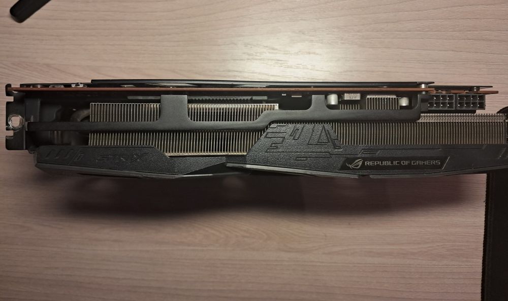 Видеокарта Rx5700xt 8gb asus rog strix