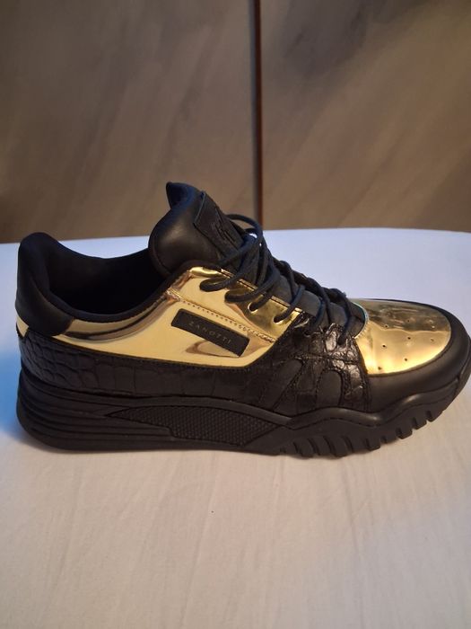 Încălțăminte originală