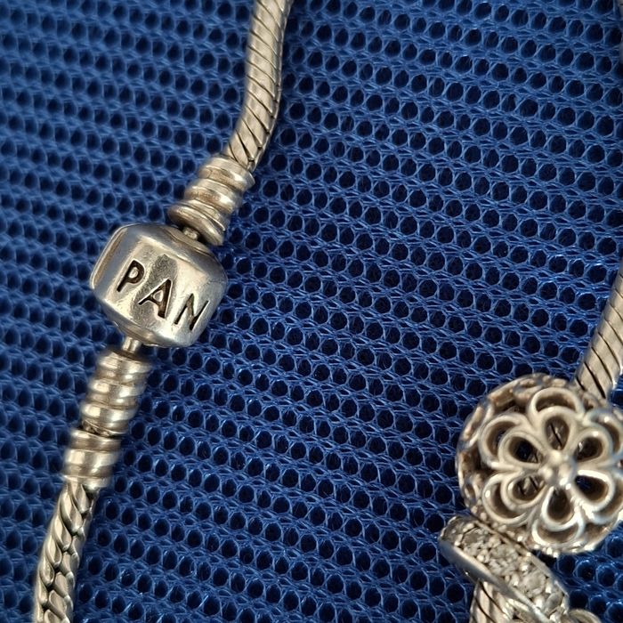 Продам браслет PANDORA!
