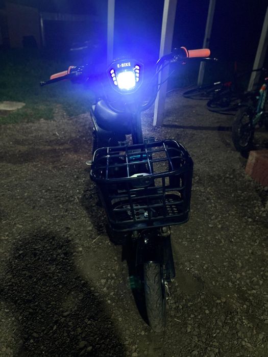 Продается Электроскутер xchu 500w