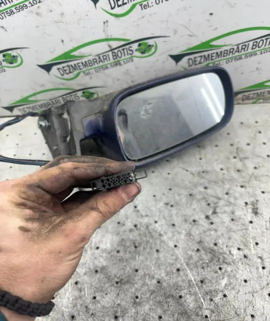 Oglinda stanga Volkswagen VW Passat 2002 1.9 TDI 5MT (130 hp)