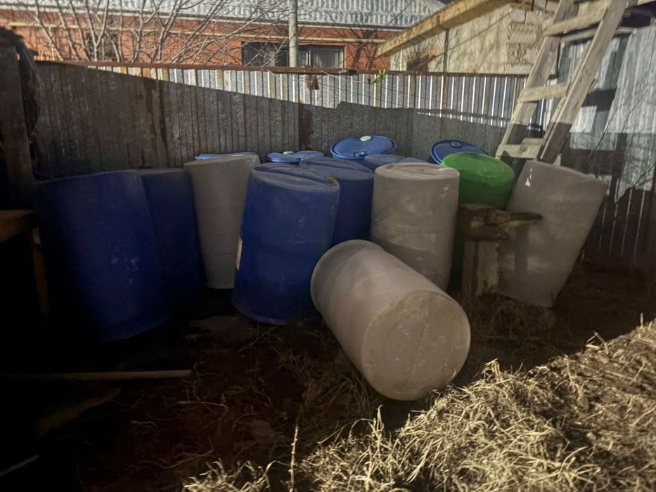 Пластмассовые бочки 200литр