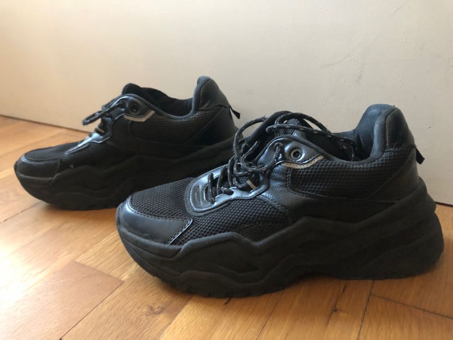 Bershka маратонки