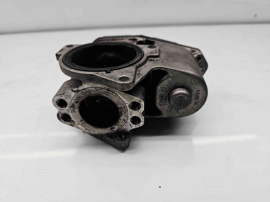 Supapa EGR  Volkswagen Passat B6 (3C2) [Fabr 2005-2010] 03L131501G 2.0