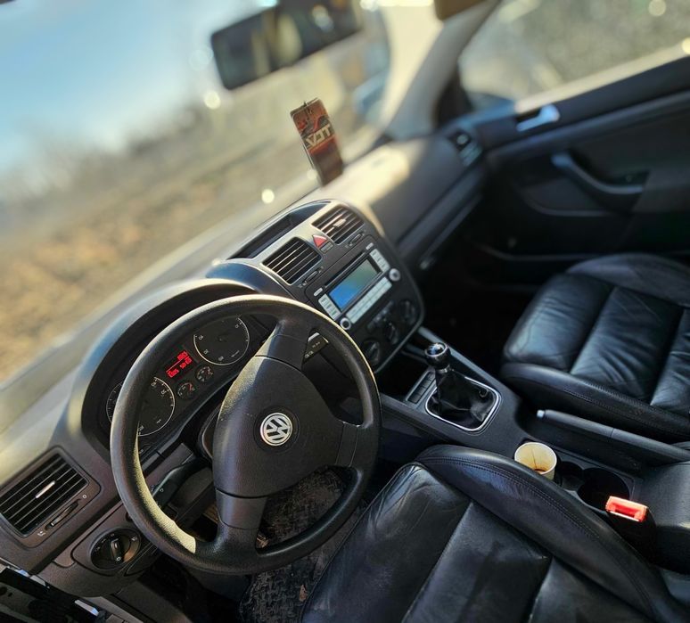 Продавам Голф 5ци и други коли на ЧАСТИ имам НОВИ Части/Автоаксесоари