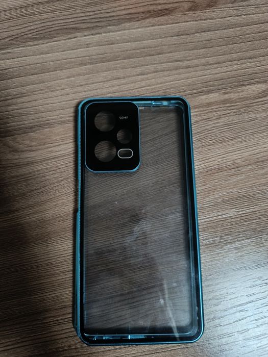 Продам чехол новый