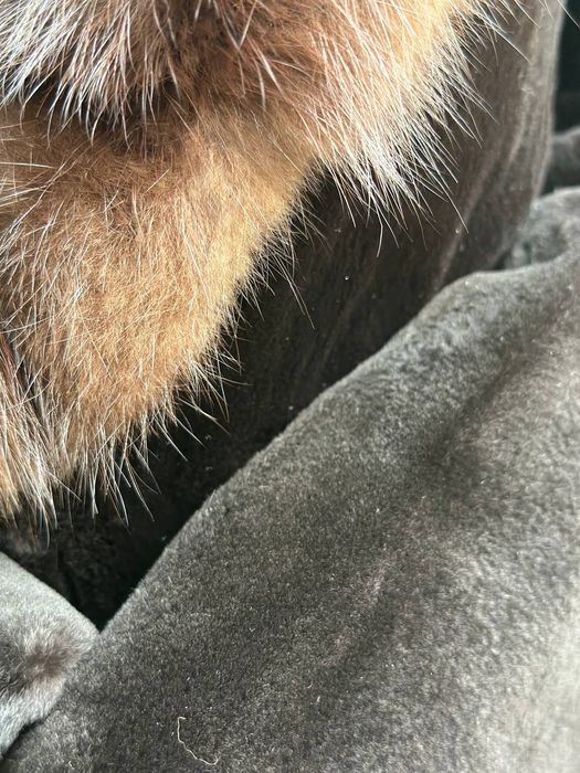 Классические шубы из натуральной норки с воротником из Соболя