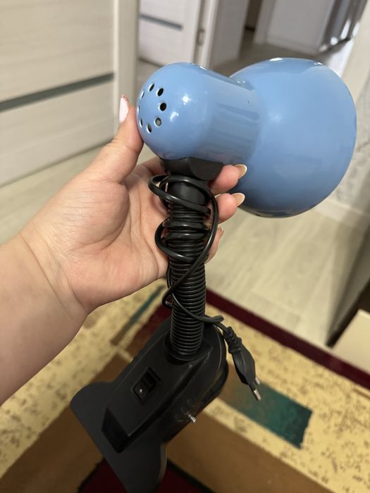 Продам лампу синего цвета