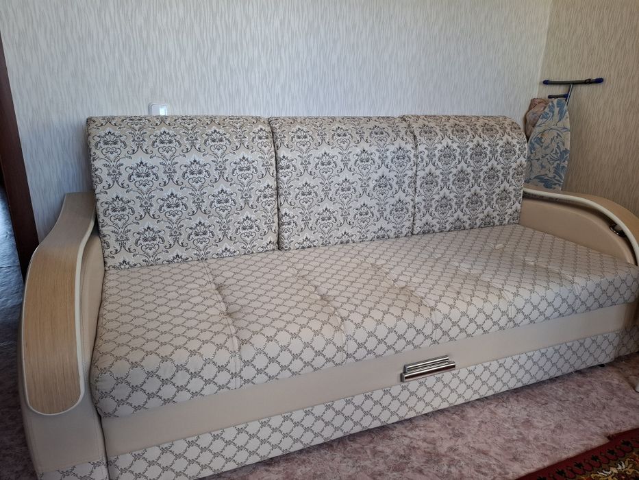 Продам диван в отличном состоянии