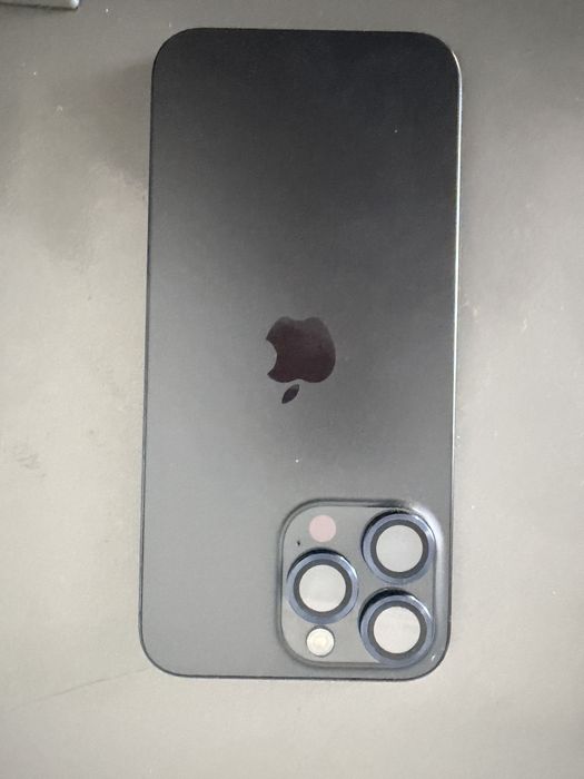 Айфон 15 про мах