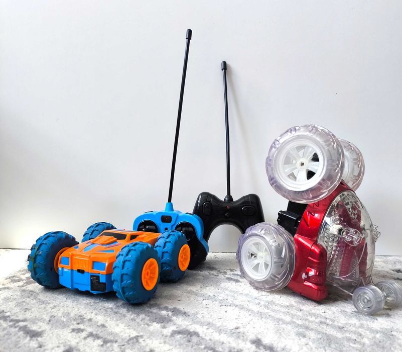 Lot jucării băieți – roboți, tancuri și mașinuțe