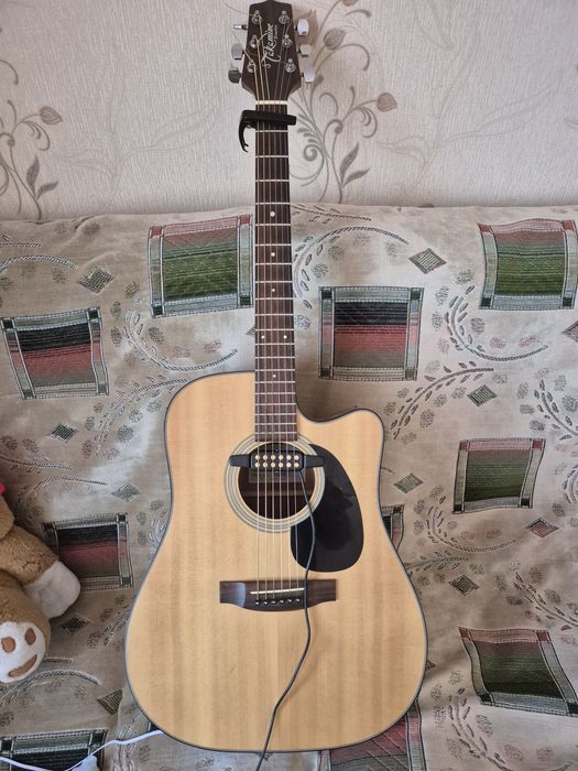 Гитара электроаккустическая Takamine с комбоусилителем