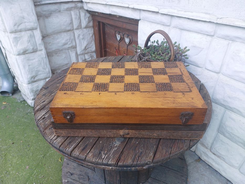 Табла за игра два броя