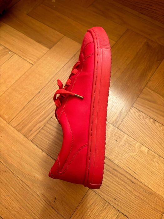 Дамски червени кожени спортни обувки/кецове Bershka 39 номер