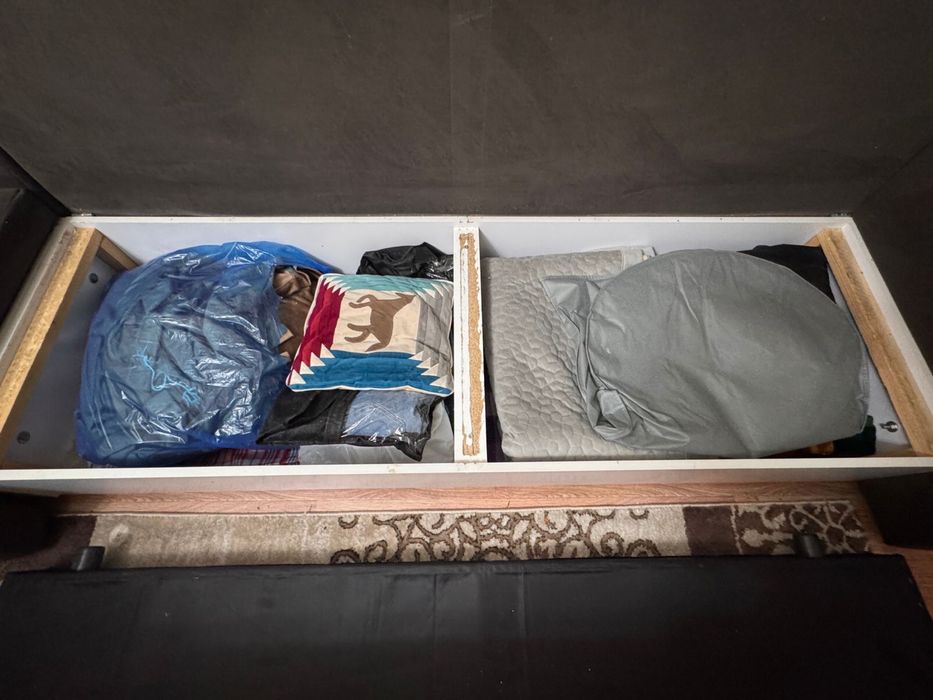 Диван 4-х метровый продается срочно!!