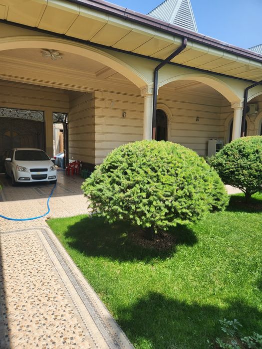 Продаётся дом истирохат 7 7 сотих 8 ком 4 санузел балшой кухня  6 ком