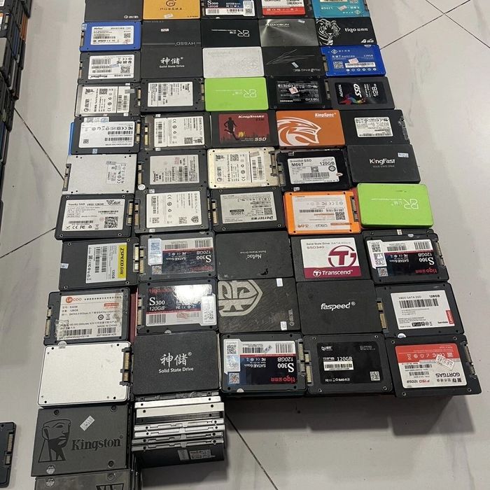 Ssd.uri m2 sau de 2.5 diferite modele de 128gb. 256, 512 sau 1 tb