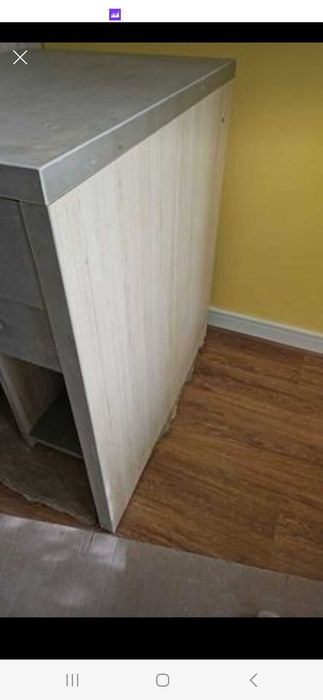 Шкаф с чекмеджета 86 / 58 / 75.5 (височина / ширина / дълбочина в см)