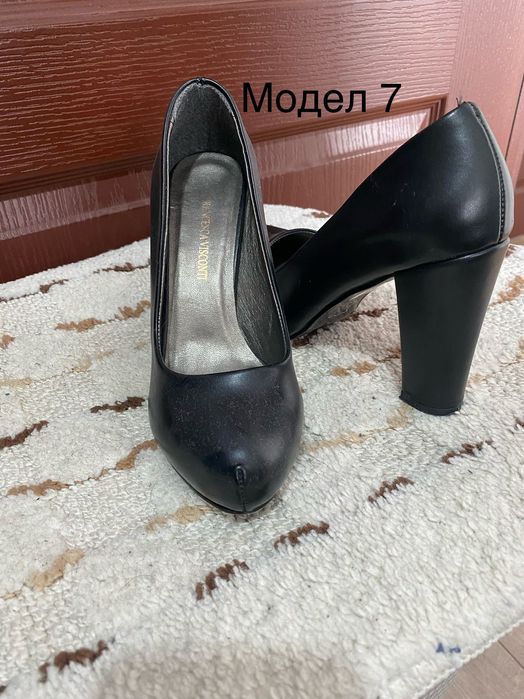 Различни модели обувки на висок ток или платформа