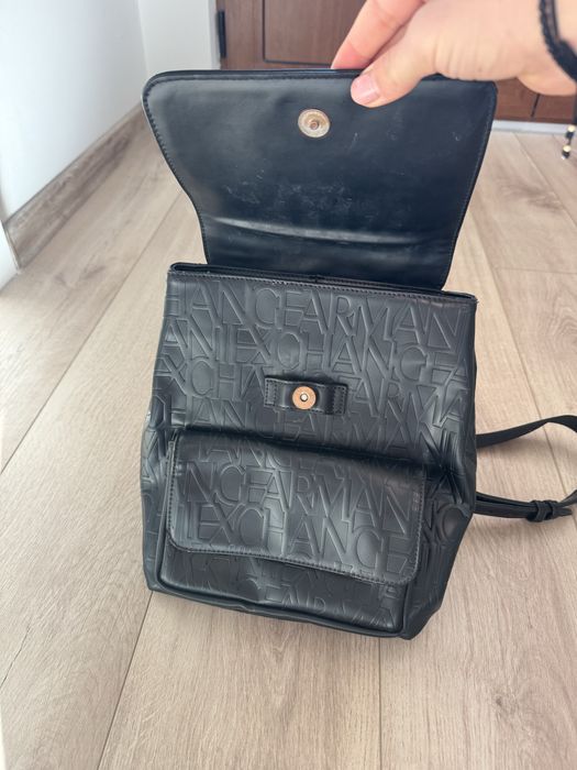 Armani exchange раница.