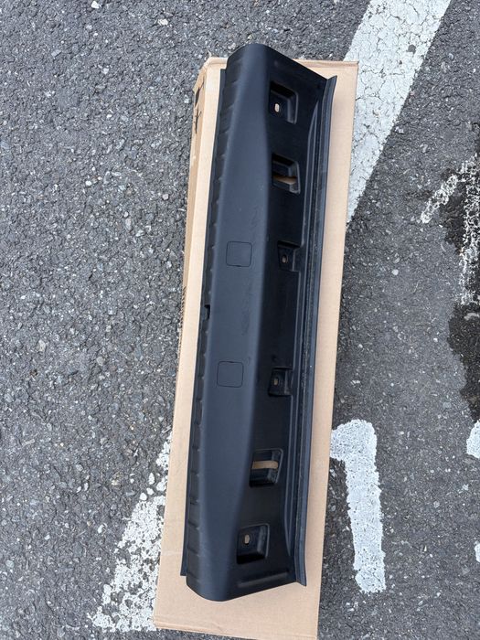 Capac prag încărcare ( portbagaj) BMW g30 2019