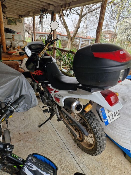 Honda NX 650 dominator