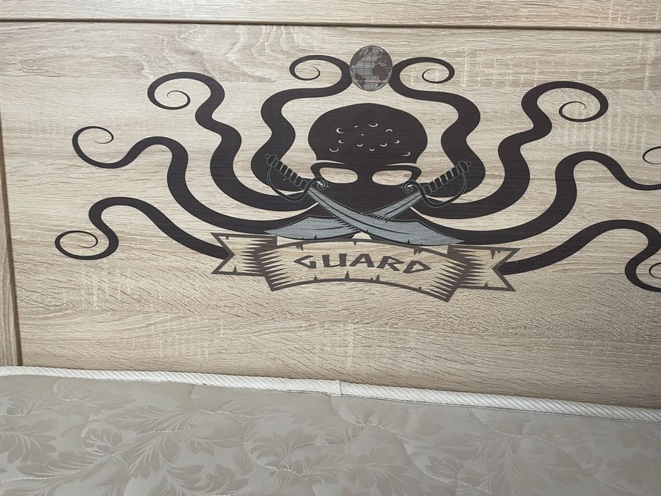 Продам кровать и письменный стол